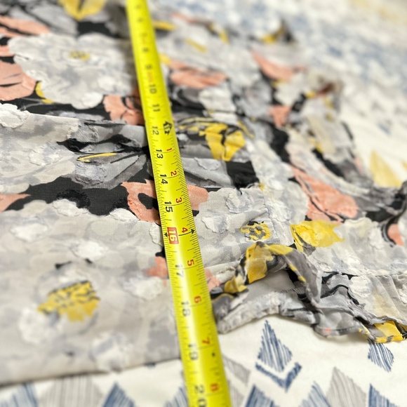 Set of 2 Women’s blouses / Loft @ Ellen Tracy - Picture 8 of 16